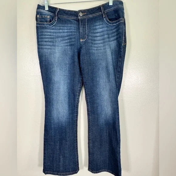 Ashley Low Rise Bootcut Jeans -Junior's Size 17 Short -Embroidered  Pocket